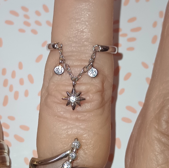 925 Sterling Silver Star Charm Ring - Picture 4 of 12